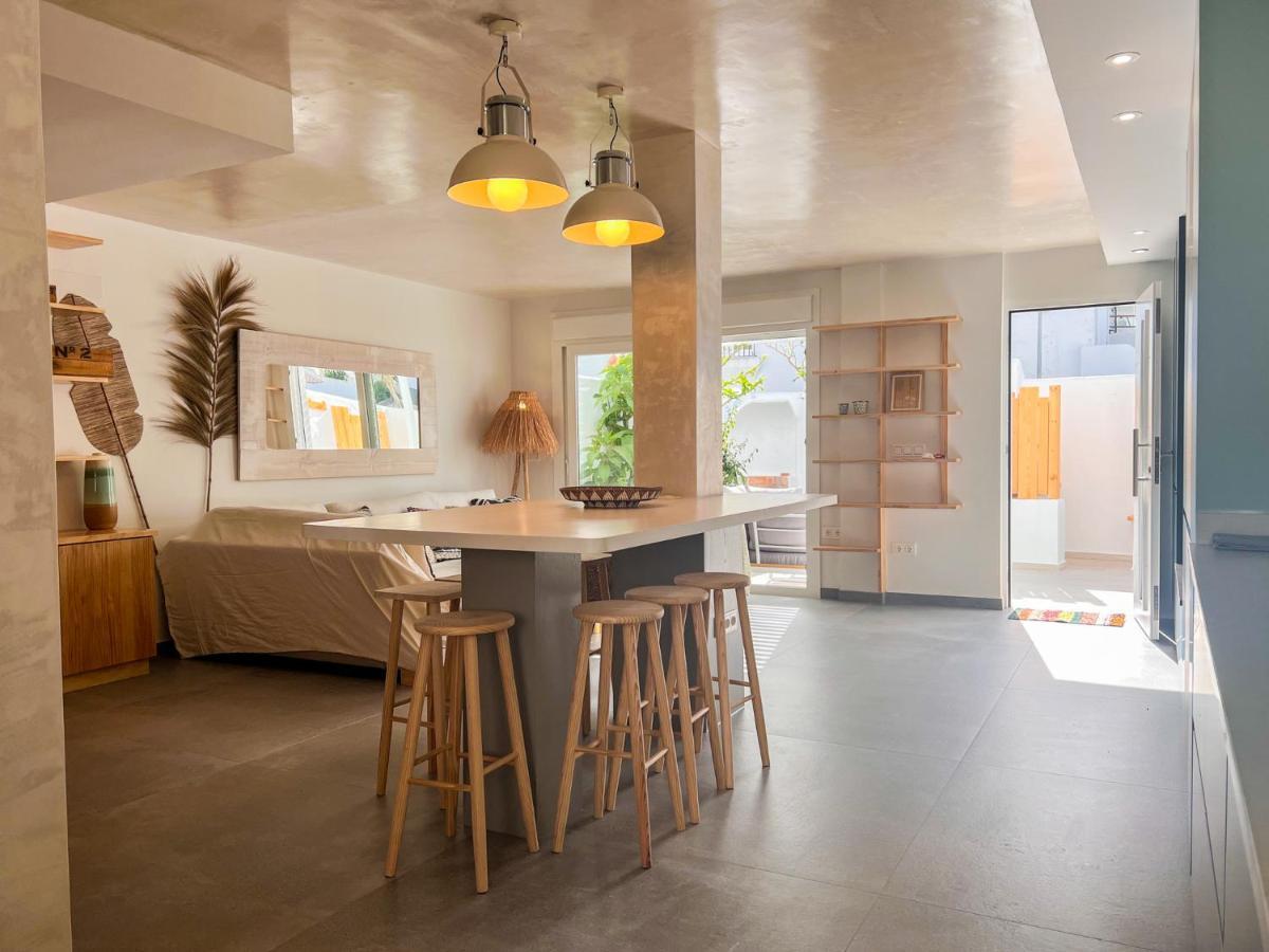 Cozy House, Casa Blanca